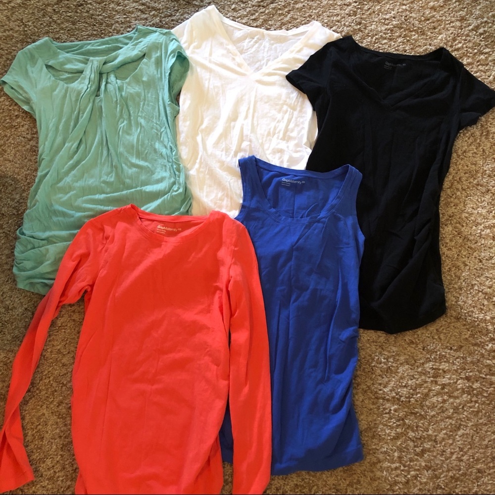 Maternity tops lot